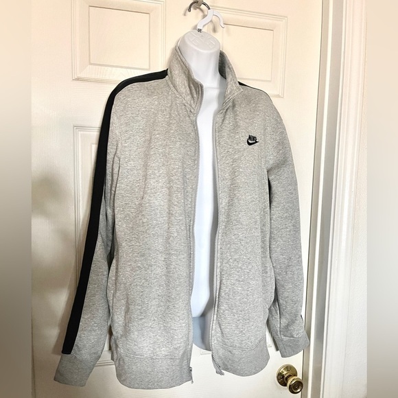 Nike Grey And Navy Full Zip Relaxed Fit Athleisure Sweater - Picture 3 of 8